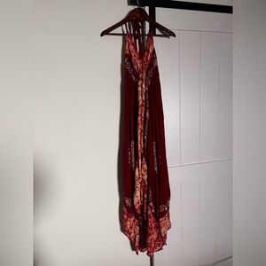 Monroe & Main Elegant Red Patterned Maxi Dress